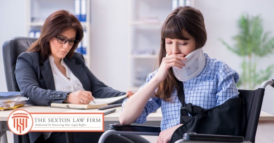 injured employee talking to a manager